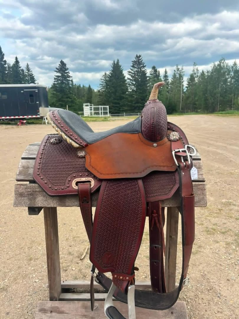 Lisa Lockhart Barrel Racer Circle Y Barrel Saddle 1 img 20260919 wa0002